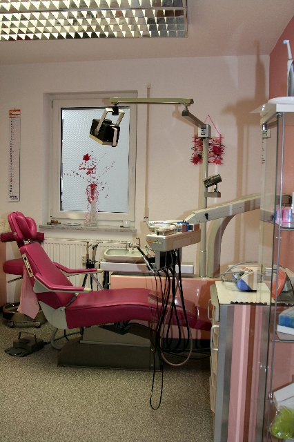 Behandlungsraum der Zahnarztpraxis Dr. Keller in Bamberg